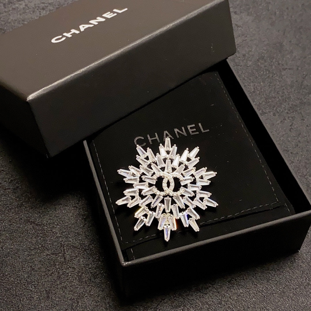 18K Chanel Snow Flower Brooch White Gold-Colour Hardware Crystals