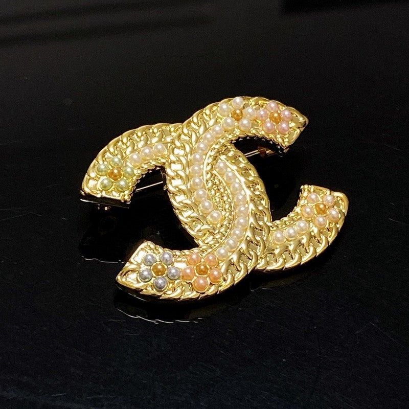 18K Chanel Pearl Gold Brooch Yellow Gold-Colour Hardware