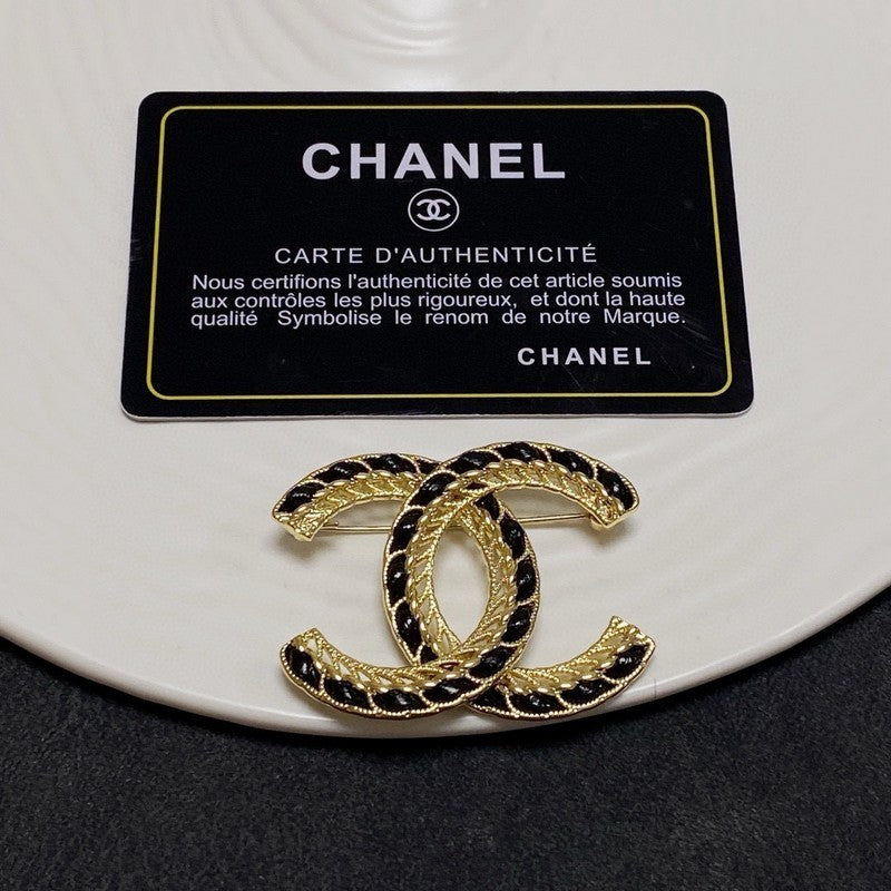18K Chanel Leather Gold Brooch Yellow Gold-Colour Hardware