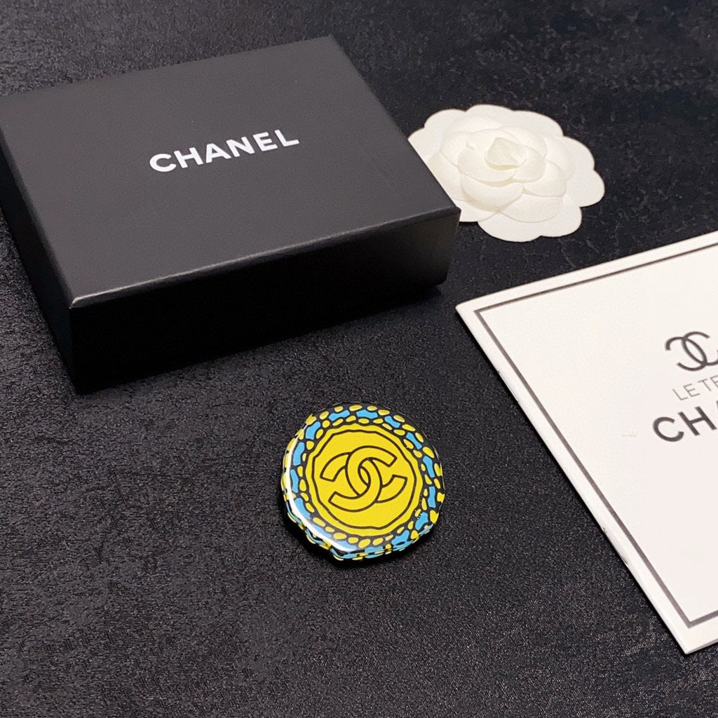 18K Chanel Color Brooch Yellow Gold-Colour Hardware
