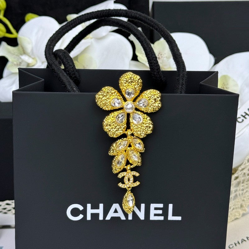 18K Chanel 26C Flower Crystal Drop Gold Brooch Yellow Gold Hardware