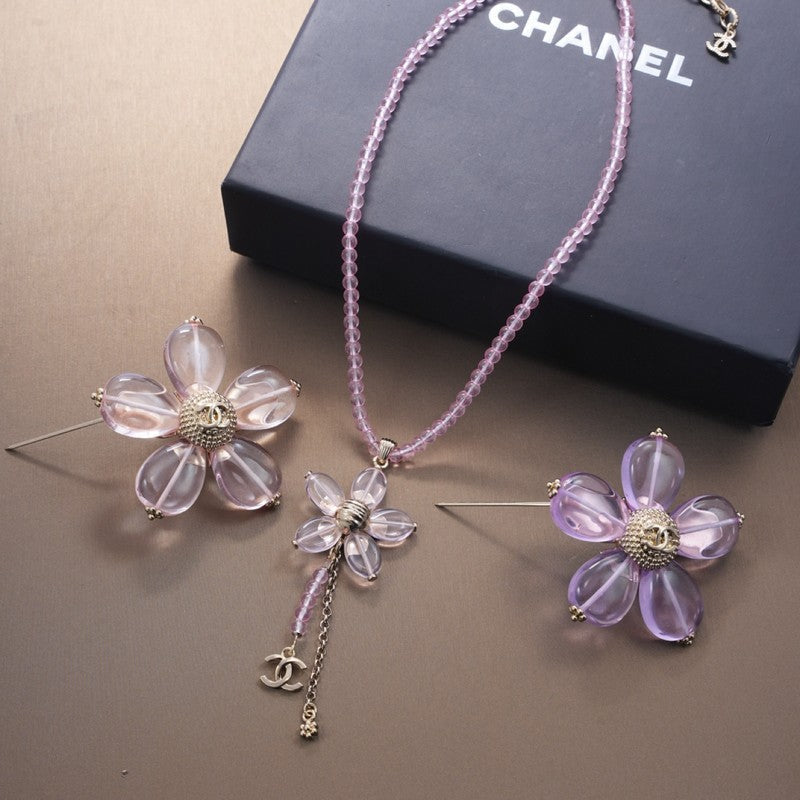 18K Chanel Pink & Purple Brooch Yellow Gold-Colour Hardware
