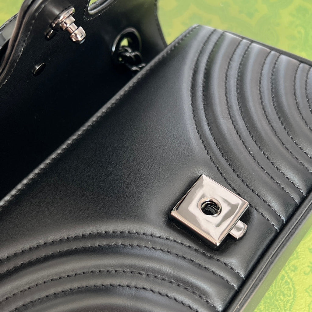 Gucci GG Marmont Black Matelass¨¦ Shoulder Bag