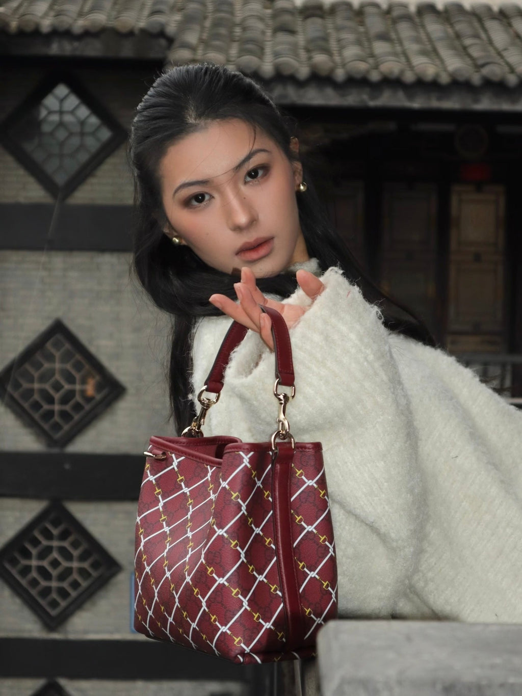 Gucci GG Emblem Bucket Bag ¨C 815118