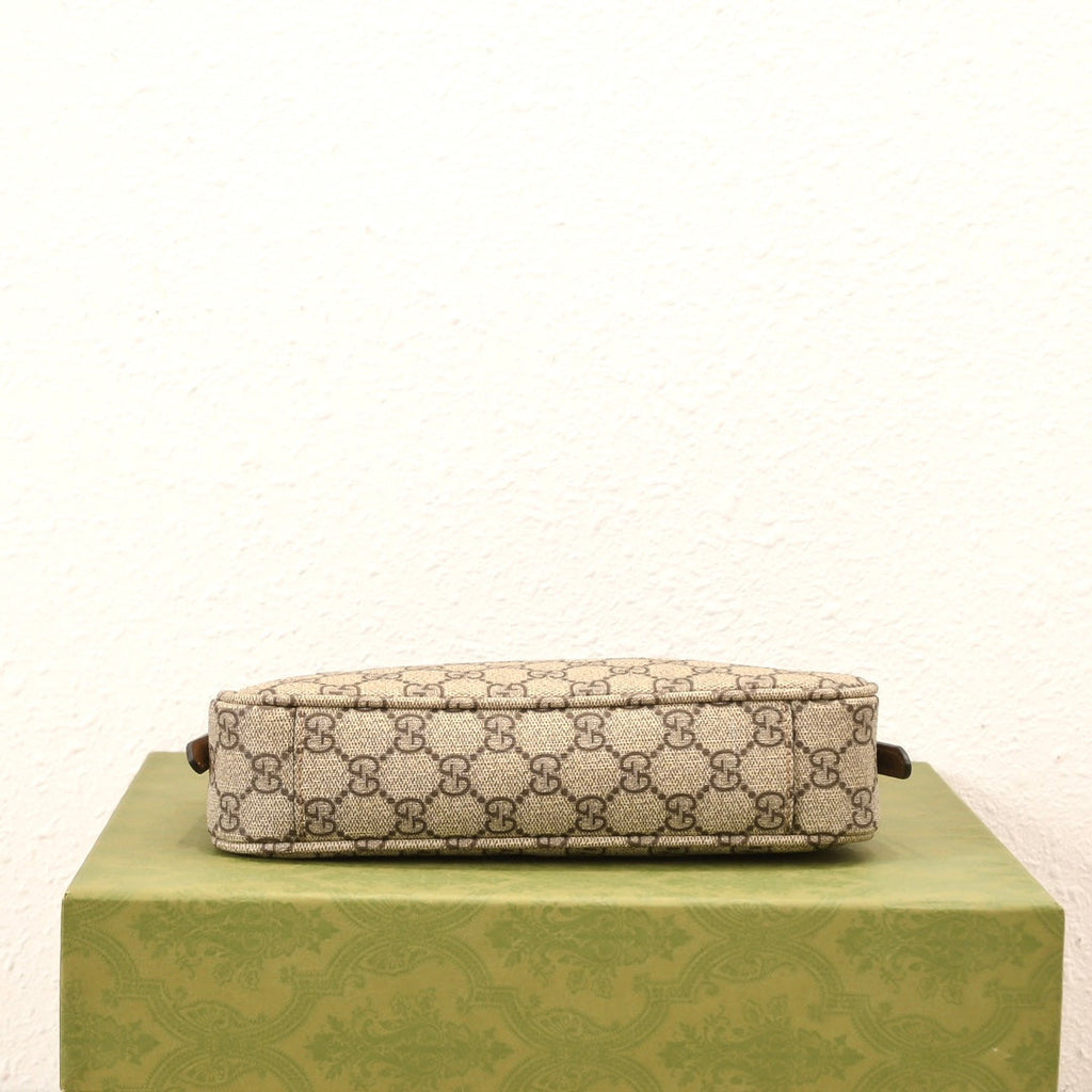 Gucci Emblem Small Zipped Tote Bag ¨C 815218