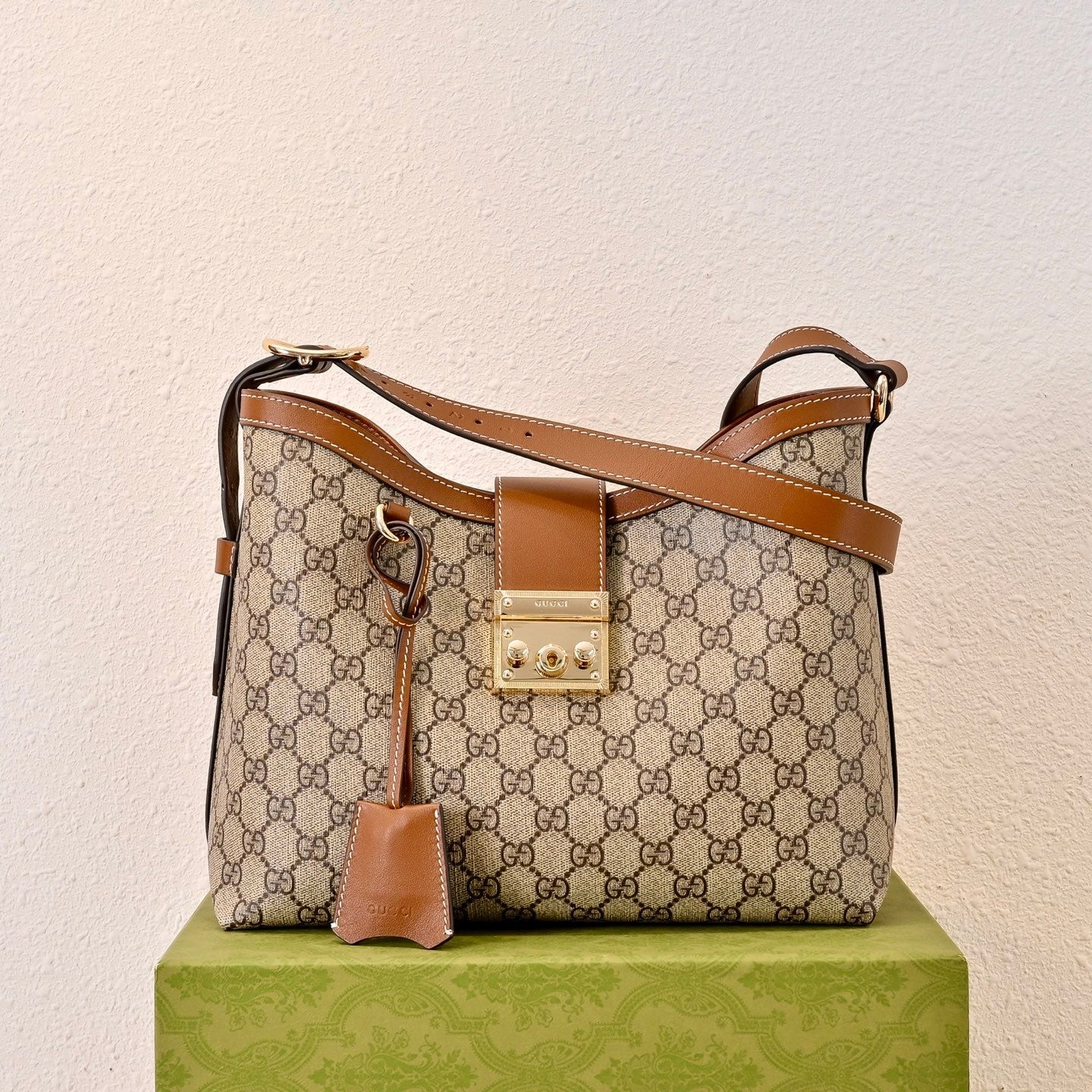 Gucci GG Padlock Shoulder Bag ¨C 839021