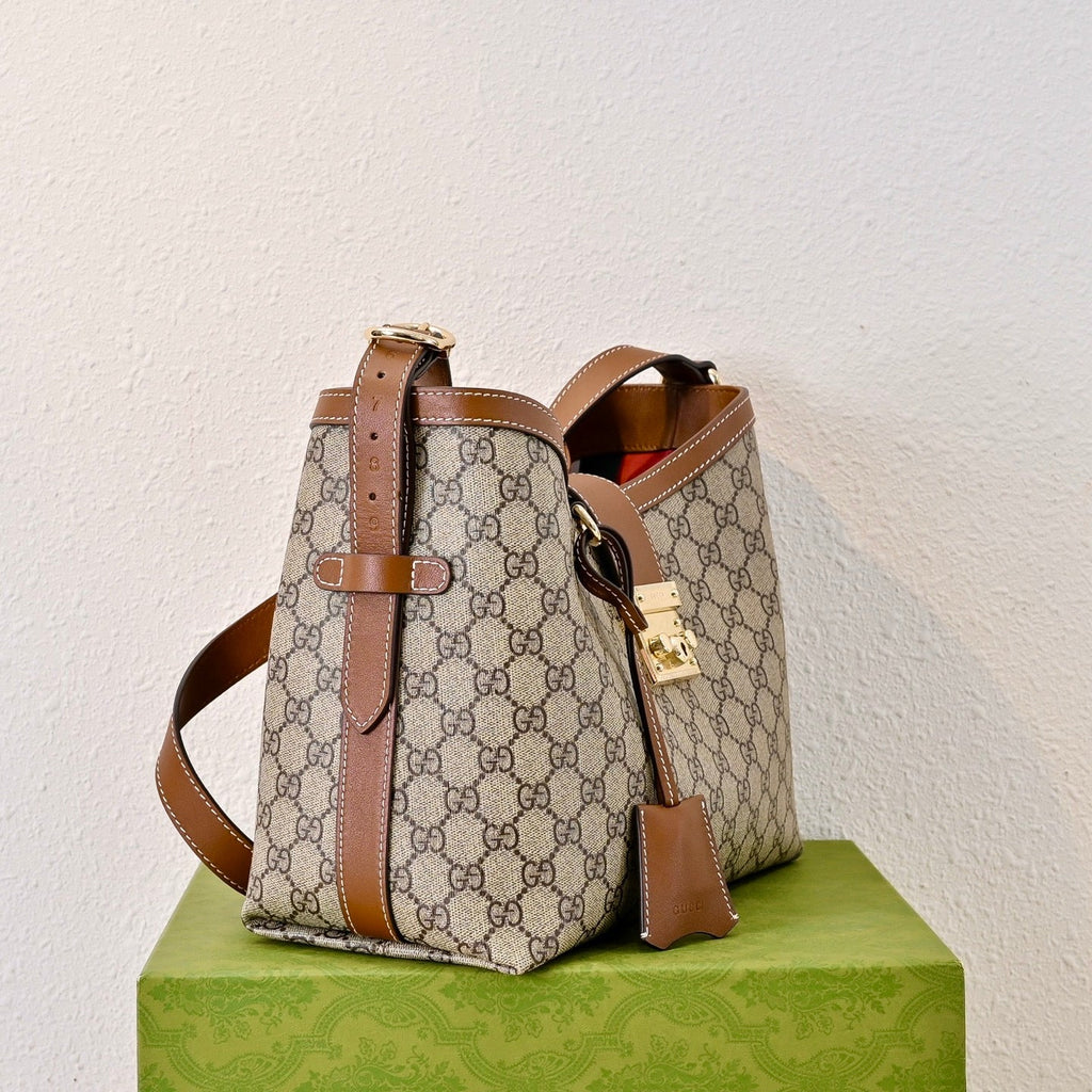 Gucci GG Padlock Shoulder Bag ¨C 839021