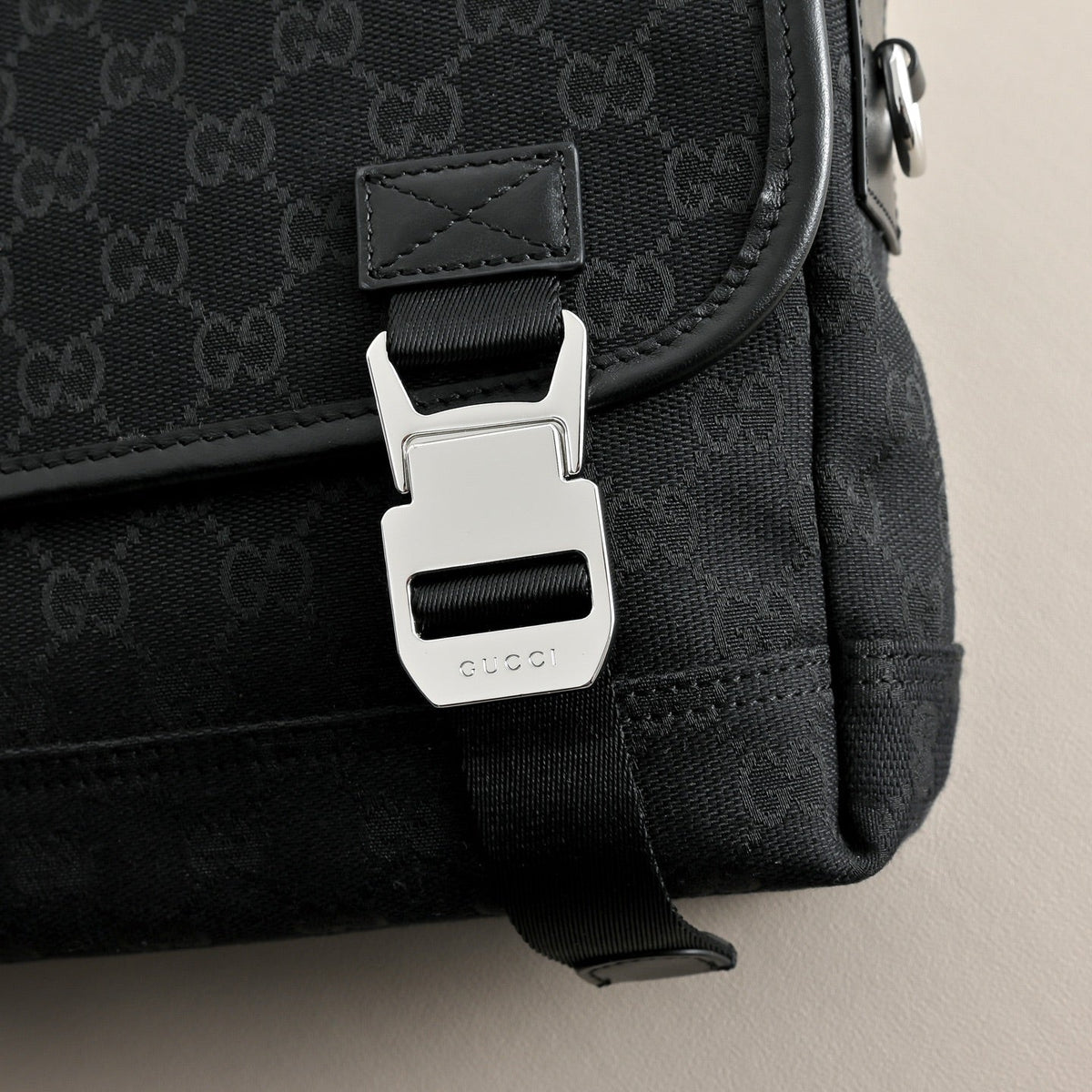Gucci GG Canvas Small Crossbody Bag ¨C 854745