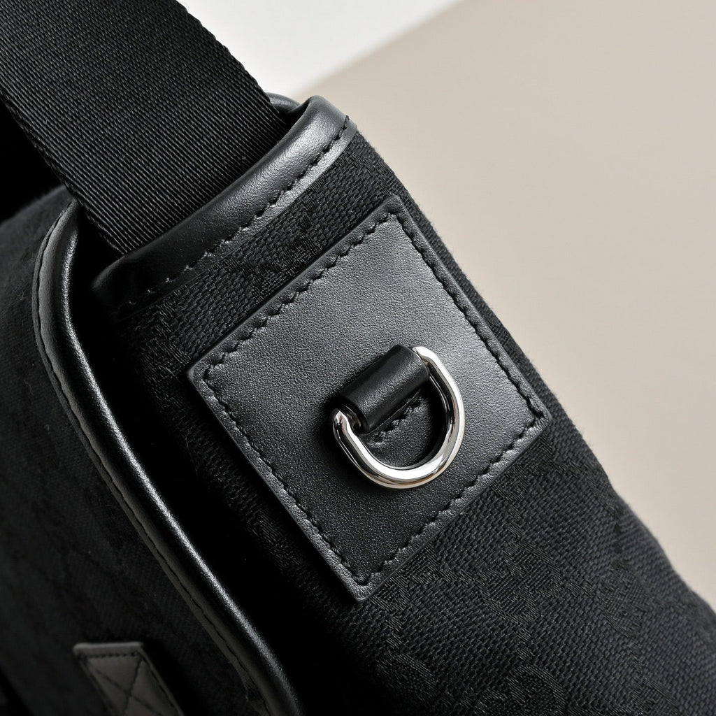 Gucci GG Canvas Small Crossbody Bag ¨C 854745
