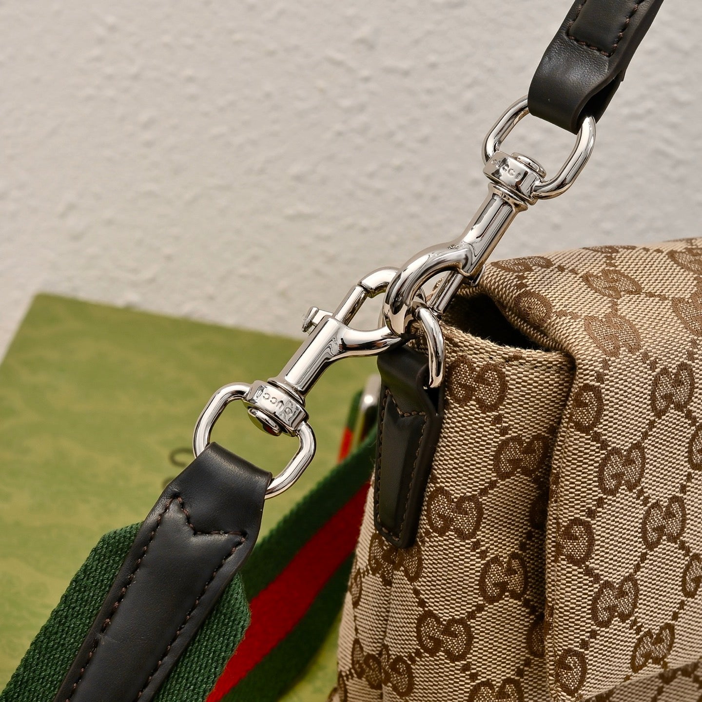 Gucci GG Canvas Small Top Handle Crossbody Bag ¨C 821617