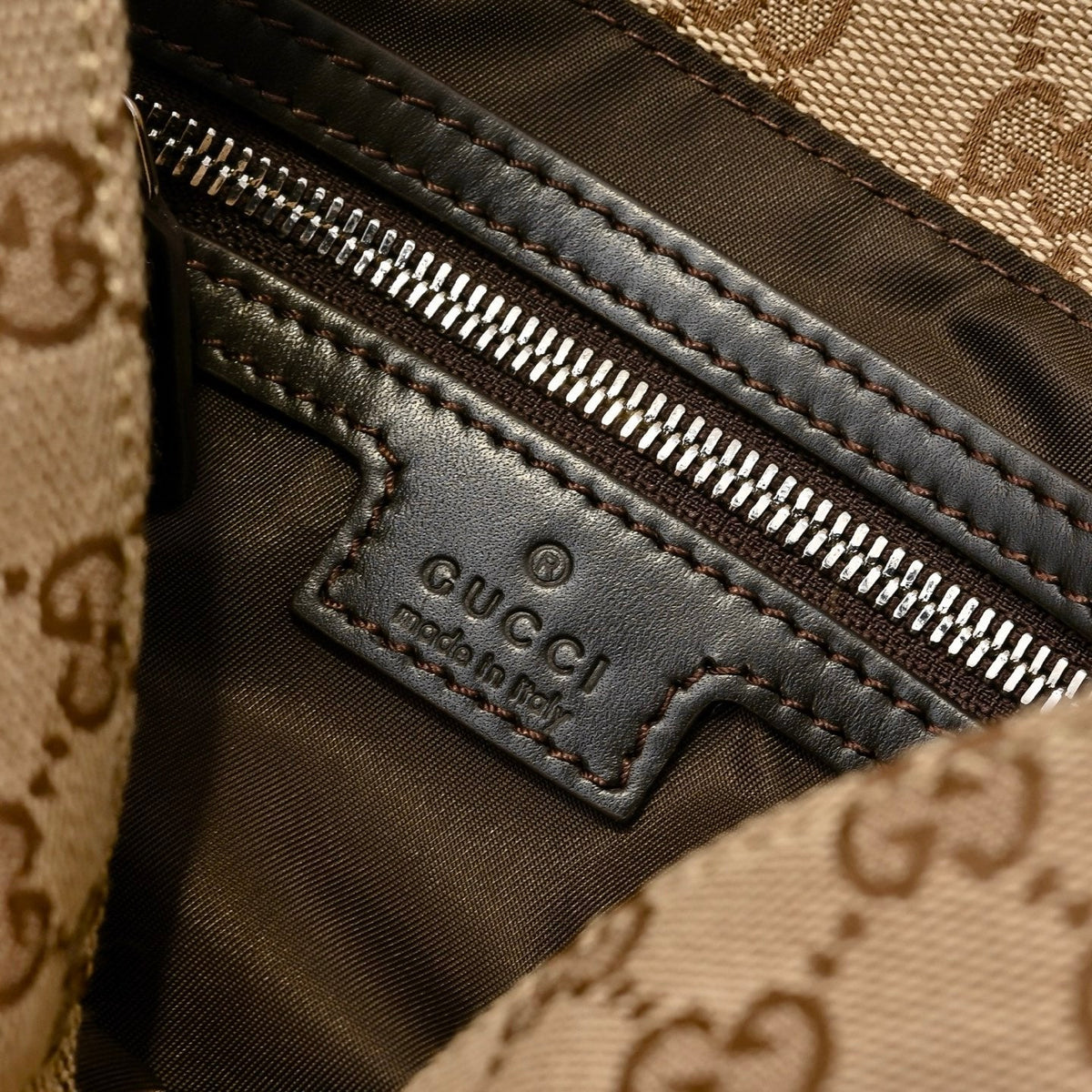Gucci GG Canvas Small Top Handle Crossbody Bag ¨C 821617