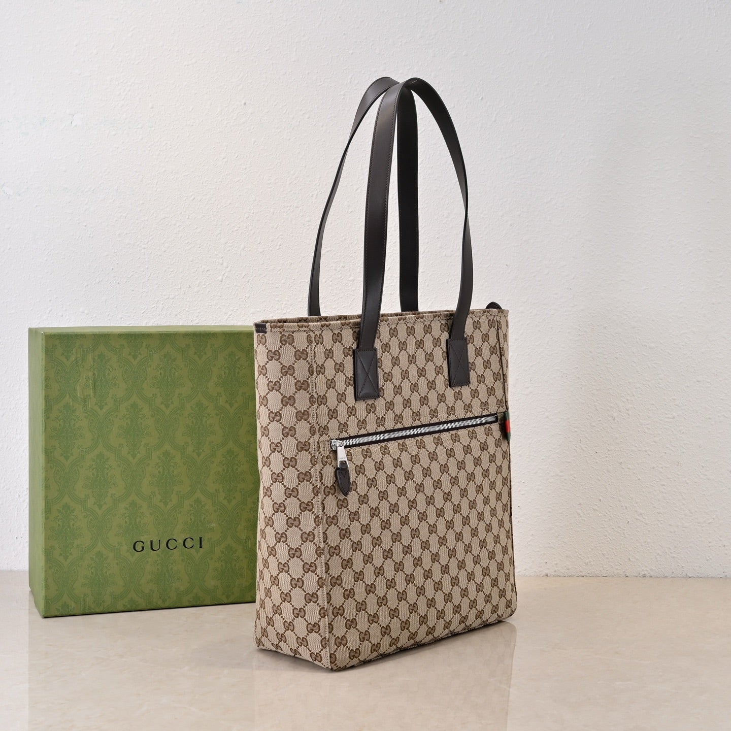 Gucci GG Canvas Medium Tote Bag ¨C 834796