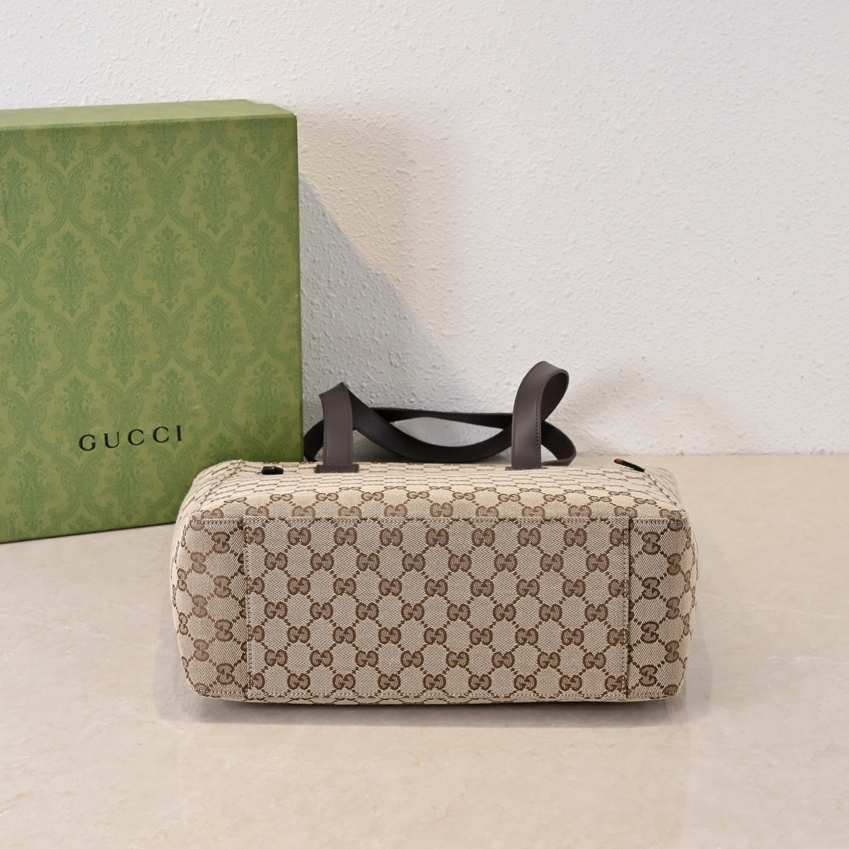 Gucci GG Canvas Medium Tote Bag ¨C 834796