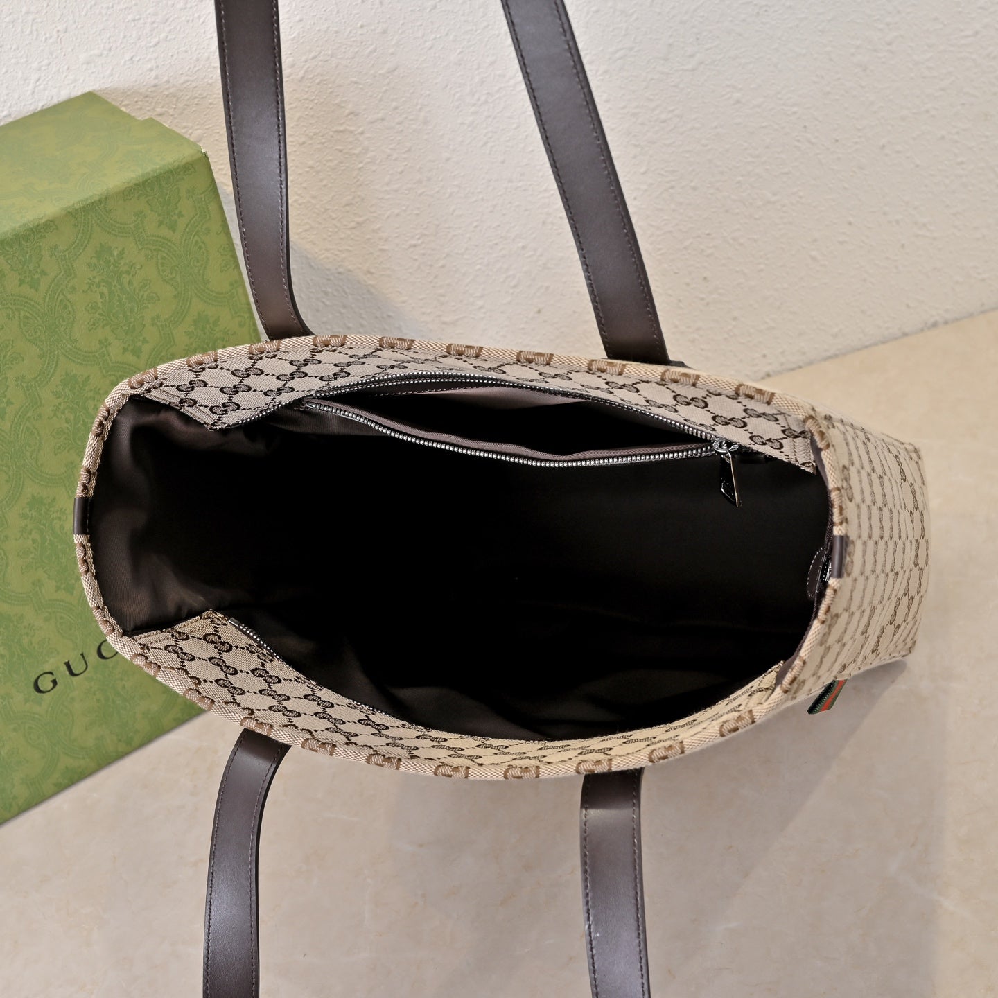 Gucci GG Canvas Medium Tote Bag ¨C 834796