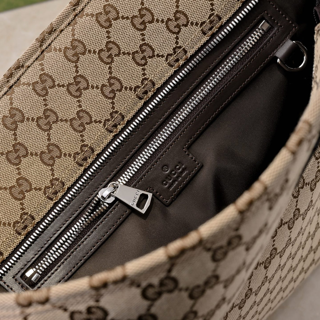 Gucci GG Canvas Medium Tote Bag ¨C 834796